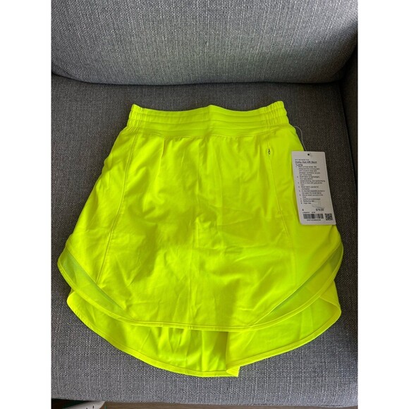 Lululemon Hotty Hot Skirt - Picture 1 of 4